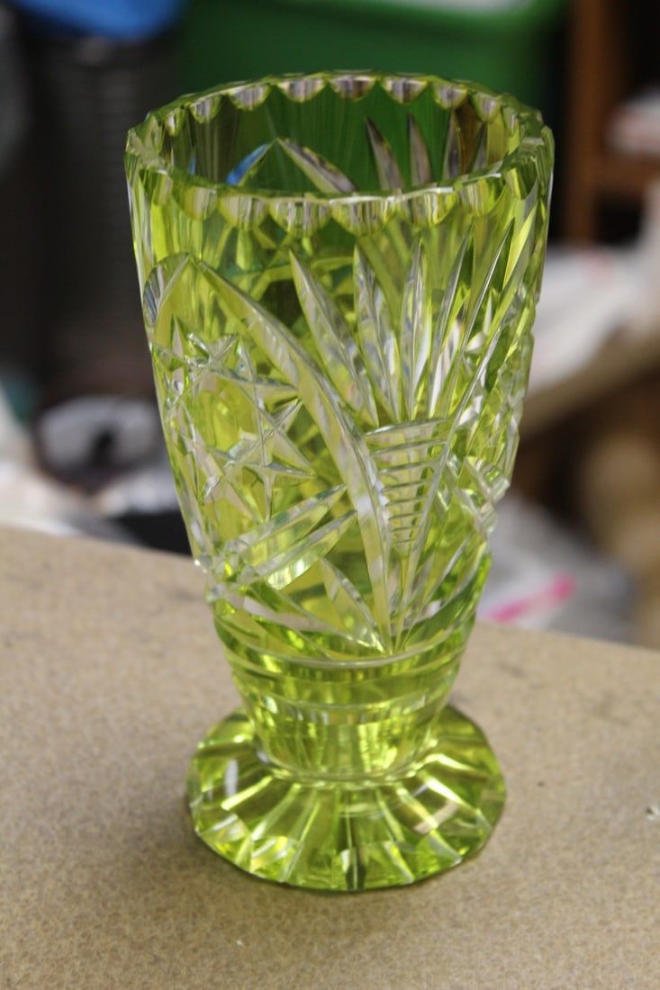 Beautiful Cut Glass Vase: 6 5/8" tall