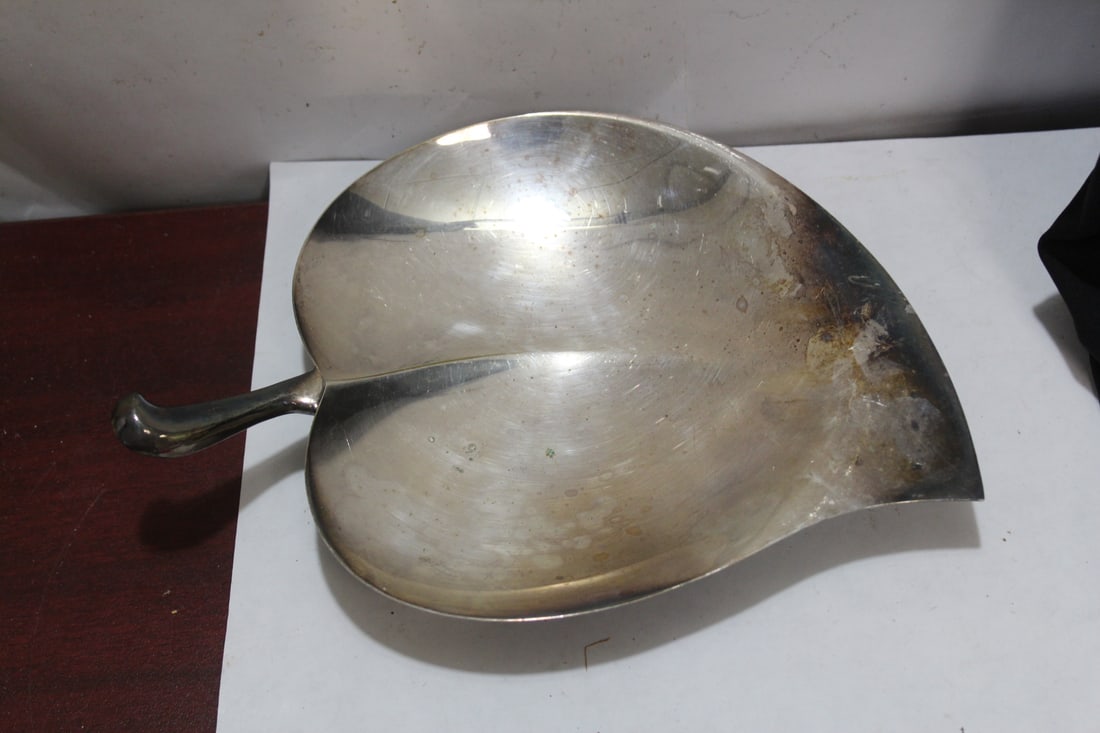 A Silverplated Leaf Dish: 10 1/4" across