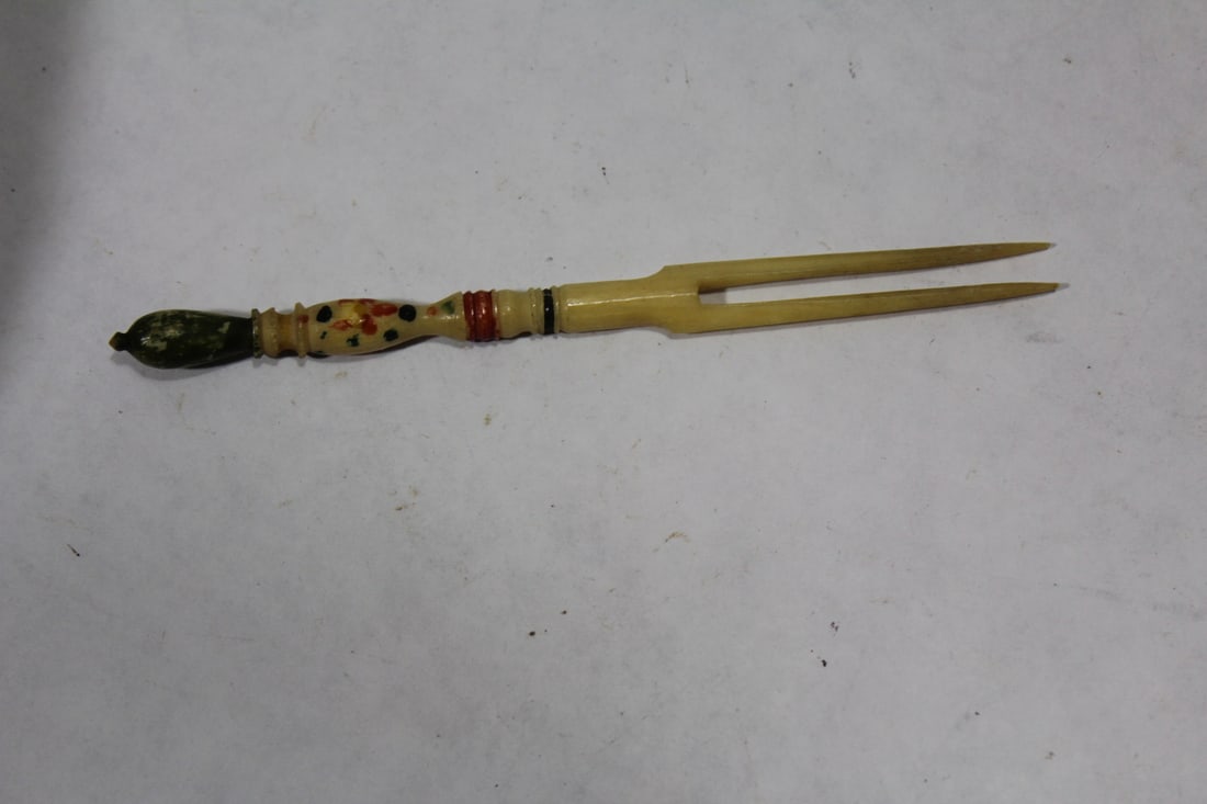 A Polychrome Horn Fork - 2