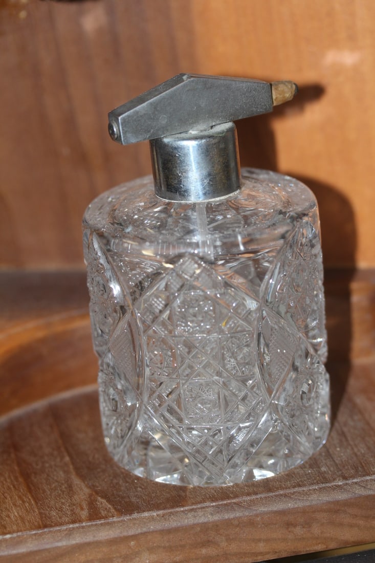 Antique Cut Glass Perfume Bottle: 4 3/8" tall