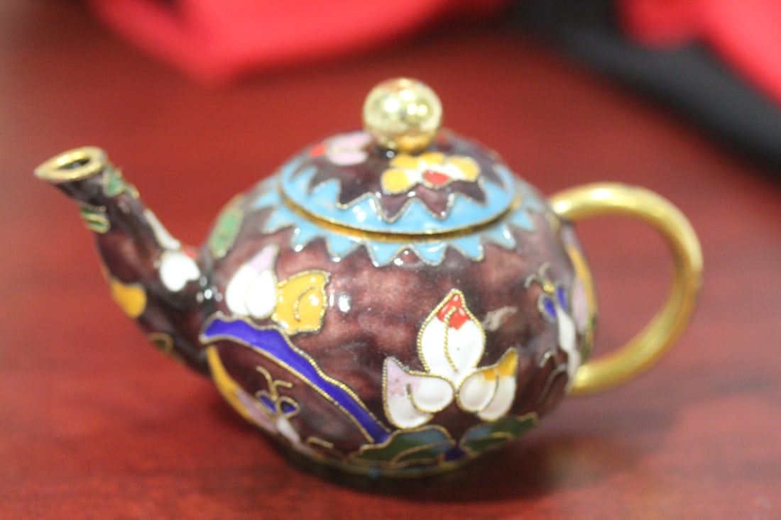 A Vintage Chinese Small Cloisonne Teapot: 3 5/8" across