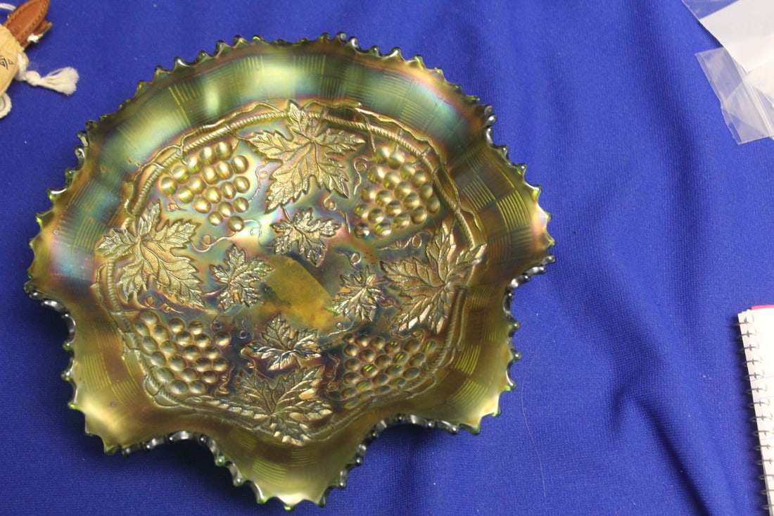 A Carnival Glass Bowl: 8 1/2" in diameter