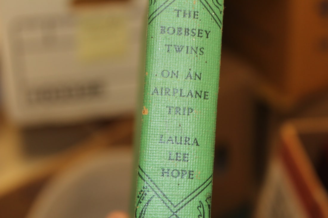 Book: The Bobbsey Twins on an Airplane Trip: Hardcover book