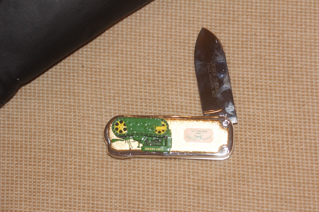 John Deere Tractor Pocket Knife: with pouch - 3 1/2" long when folded