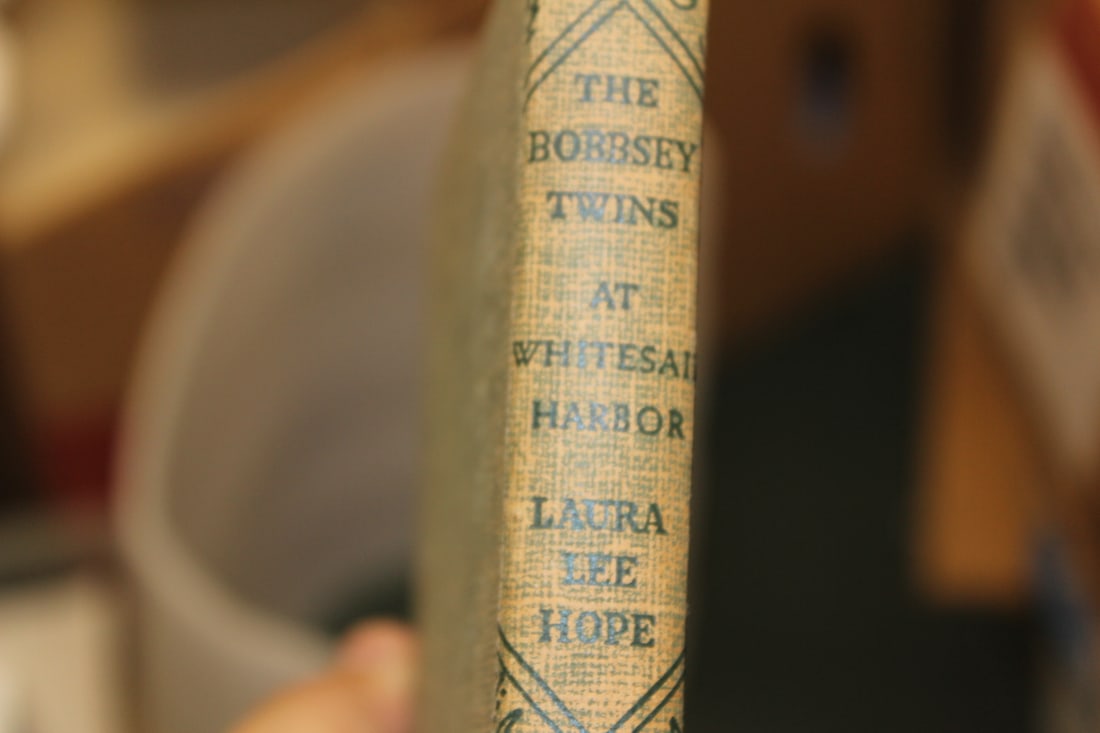 Hardcover Book: The Bobbsey Twins Whitesail Harbor: as shown