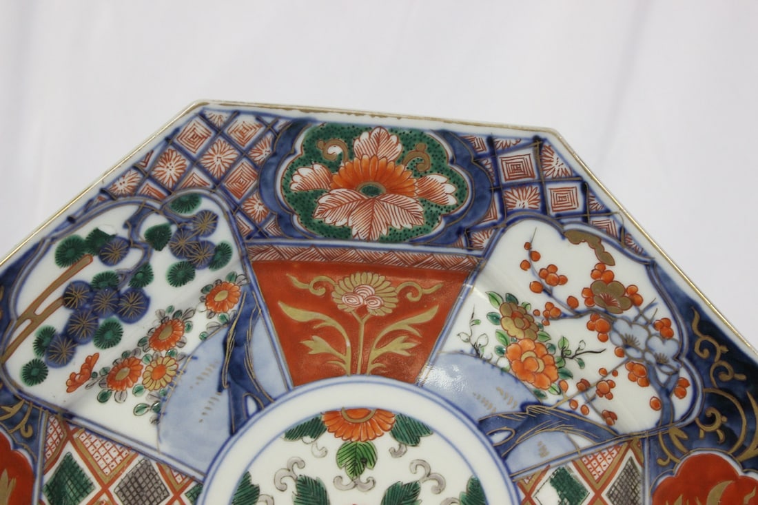An Imari Platter - 2