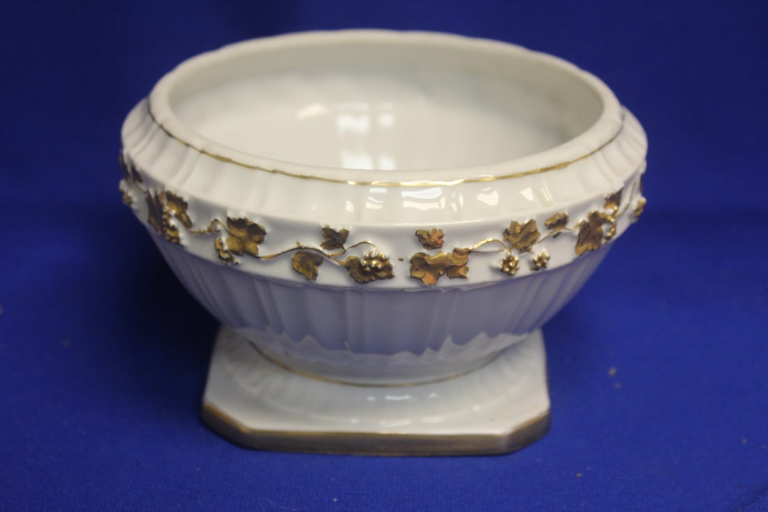 Italian Porcelain Planter: 6" across