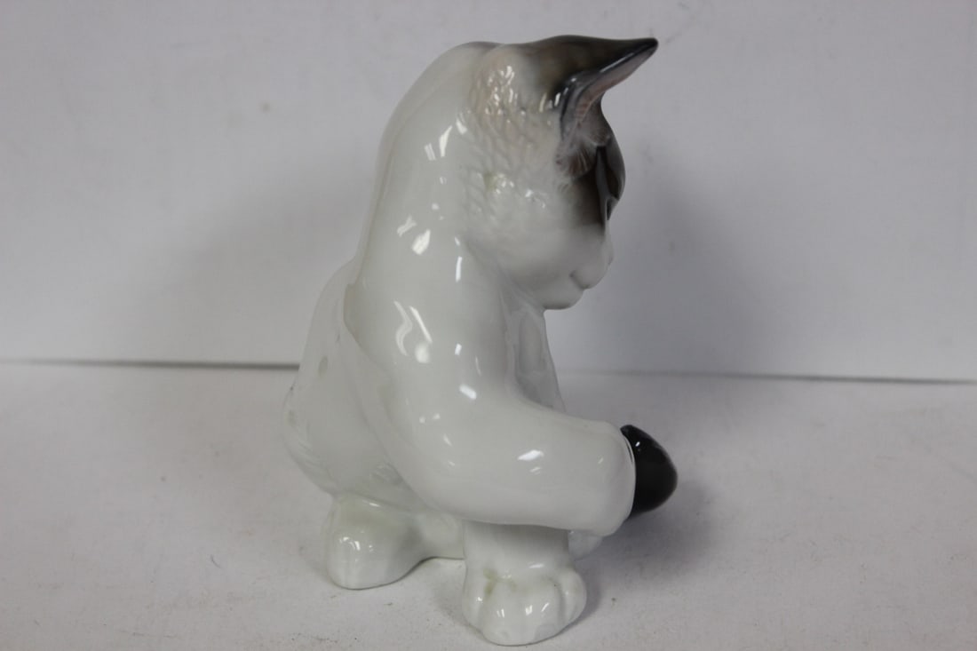 A Rosenthal Cat - 2