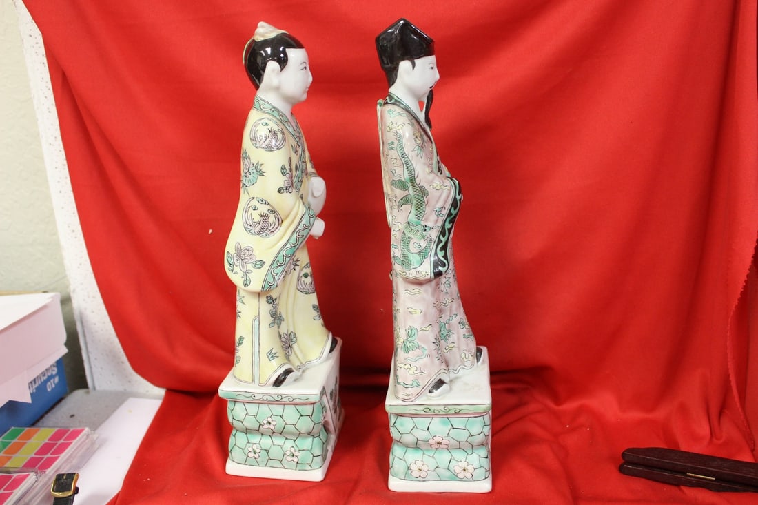Two Chinese Figurines - 2