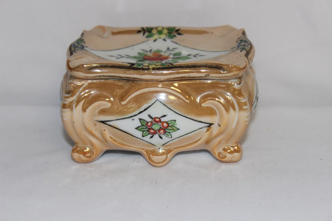 A Vintage Trinket Box with Ashtray Top: Made in Japan - 4 1/4" long