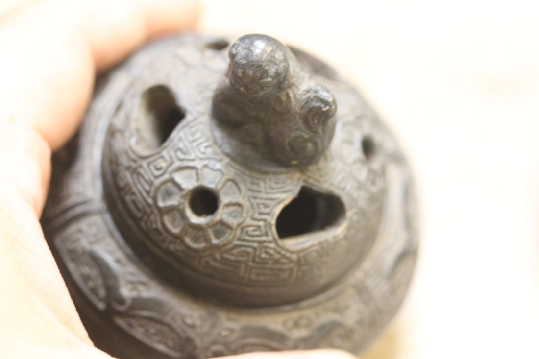 Chinese Ceramic Small Urn - 2