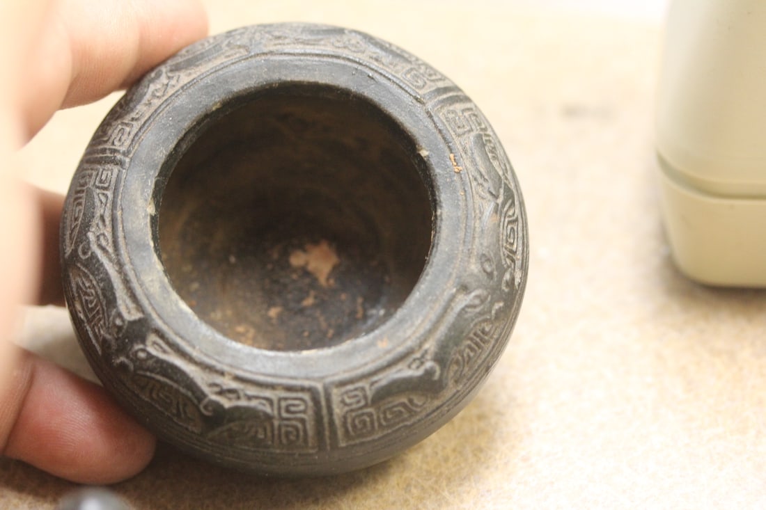 Chinese Ceramic Small Urn - 6