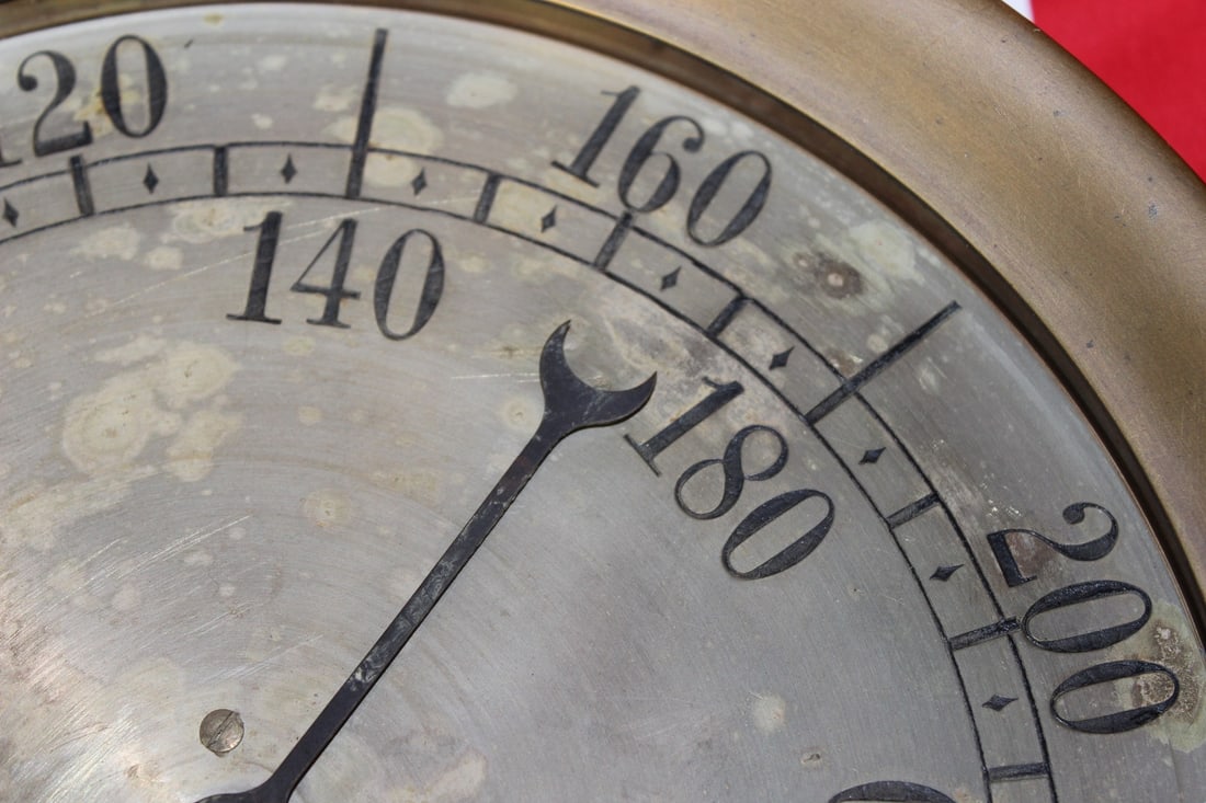 A Large Pressure Gauge - 4