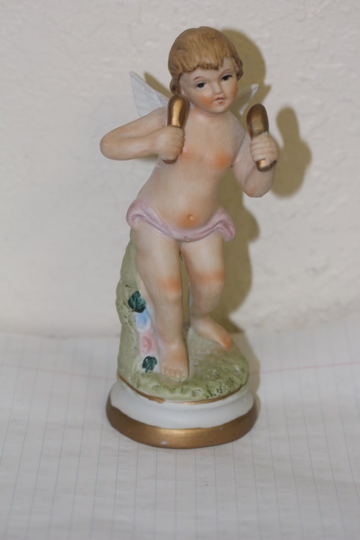 Ceramic Angel Figurine: 6 1/2" tall
