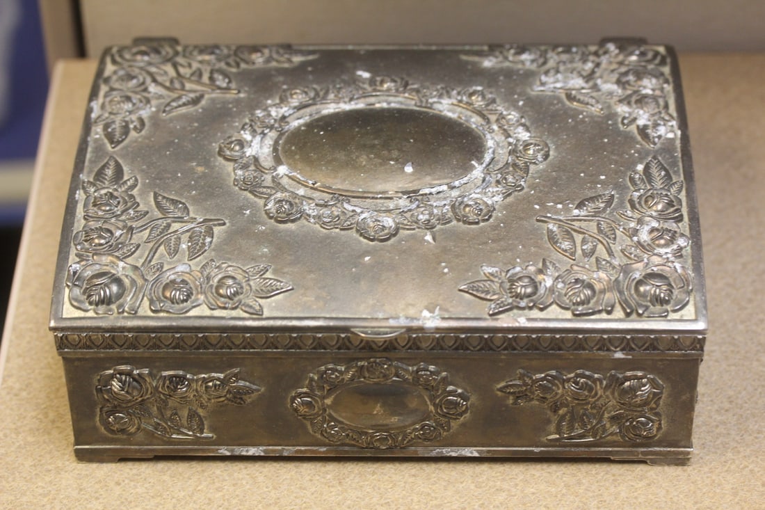 Godinger Ornate Silverplated Box: 9 1/2" across