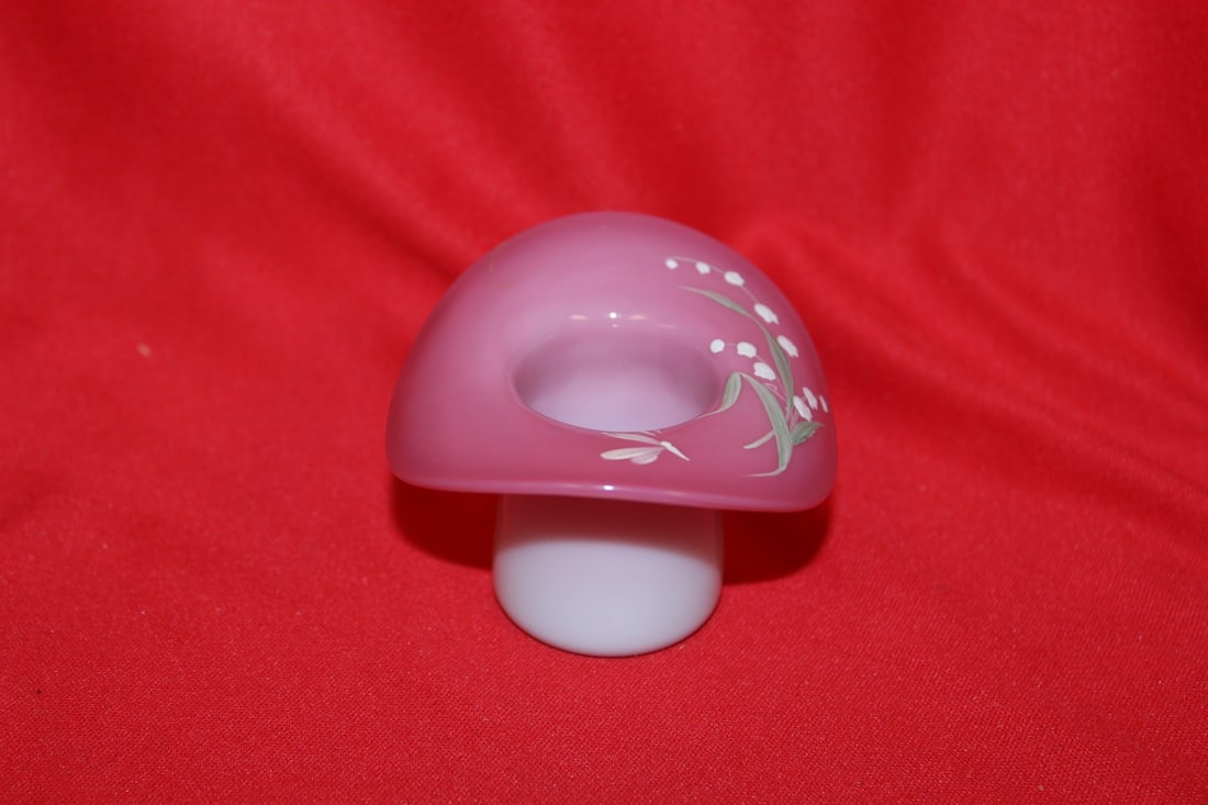 A Hat Form Pink Glass Container: 3 inches in diameter