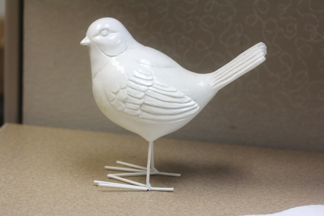 White Tin Bird: 5 3/8" across