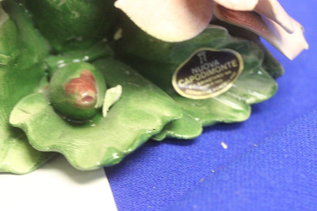 A Ceramic Capodimonte Flower - 3