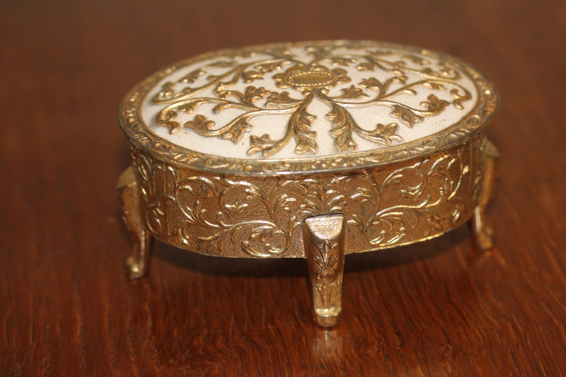 Vintage Footed Metal Trinket Box: 3 3/4" across