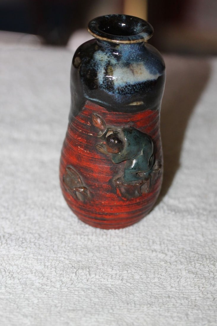 Antique Japanese Pottery Sumida Gawa Vase: Circa early 20th century. 4 1/2" tall