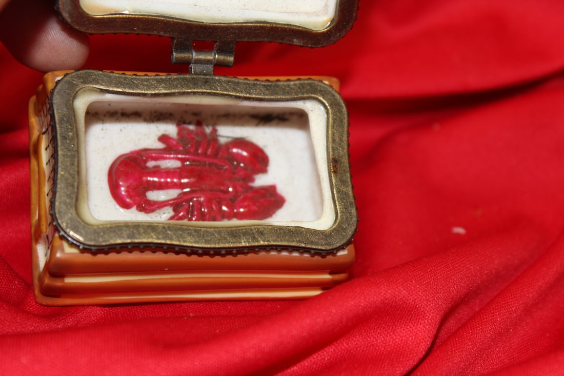 A Dome Shape Trinket Box - 5