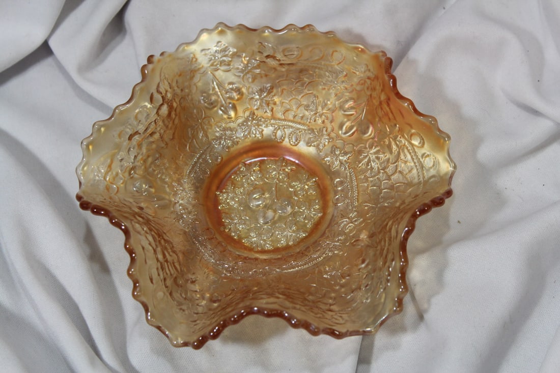 A Tree Motif Carnival Glass Bowl: 6" across