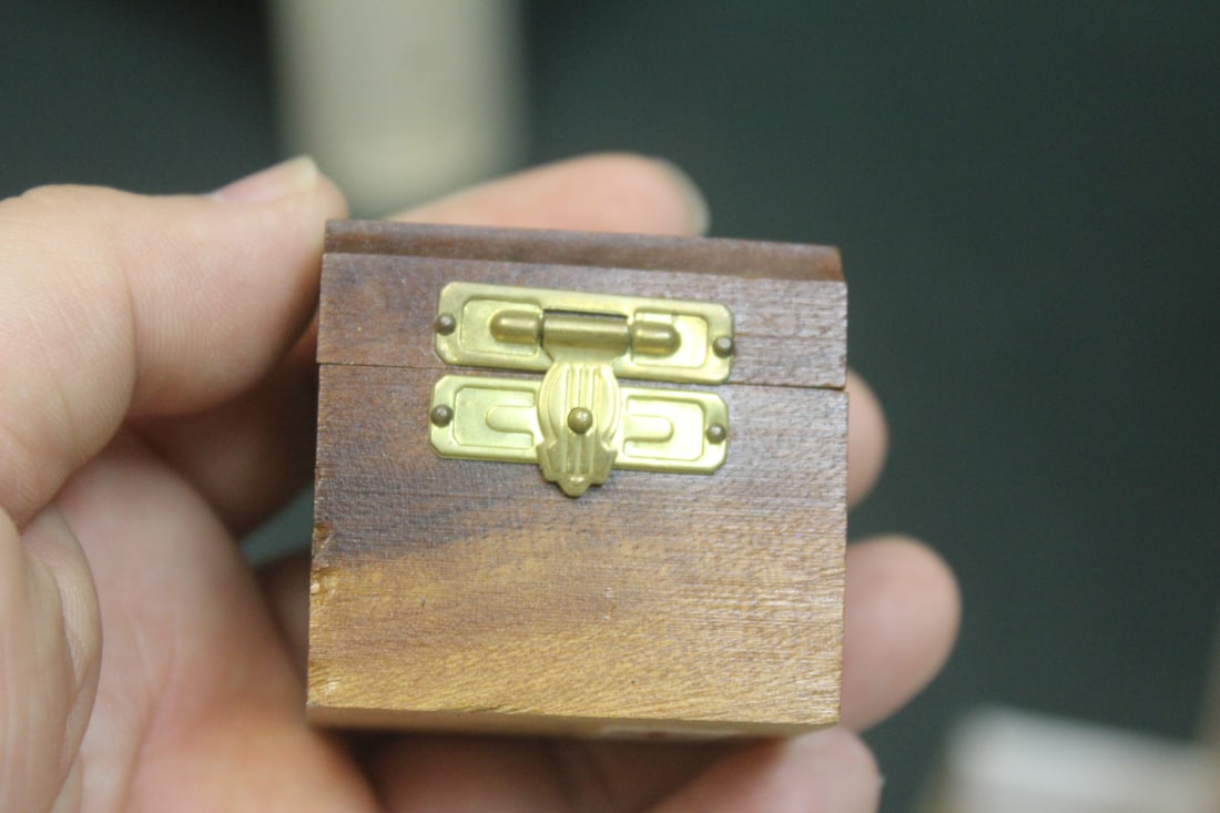 Tiny Vintage Wooden Box: 1 3/4" long