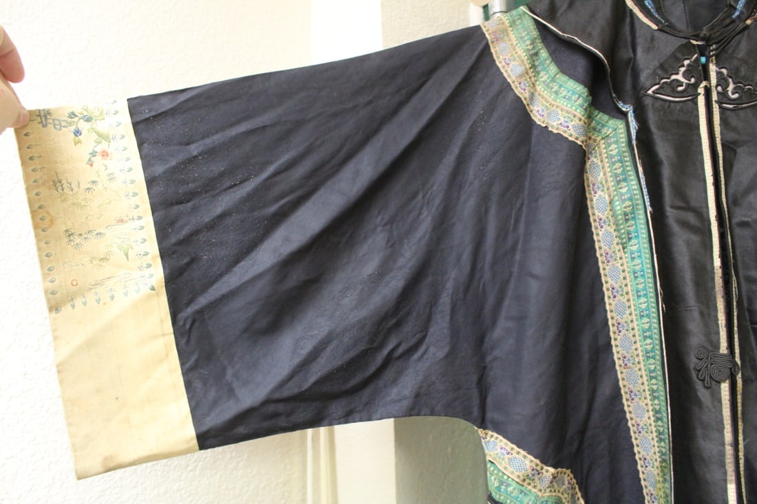 A Chinese Robe - 4