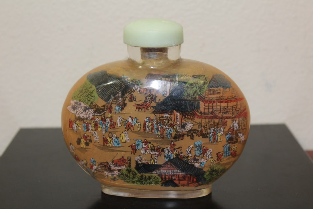 A Large Decorative Chinese Snuff Bottle: reverse painting on glass - boxed - 5 1/4" across