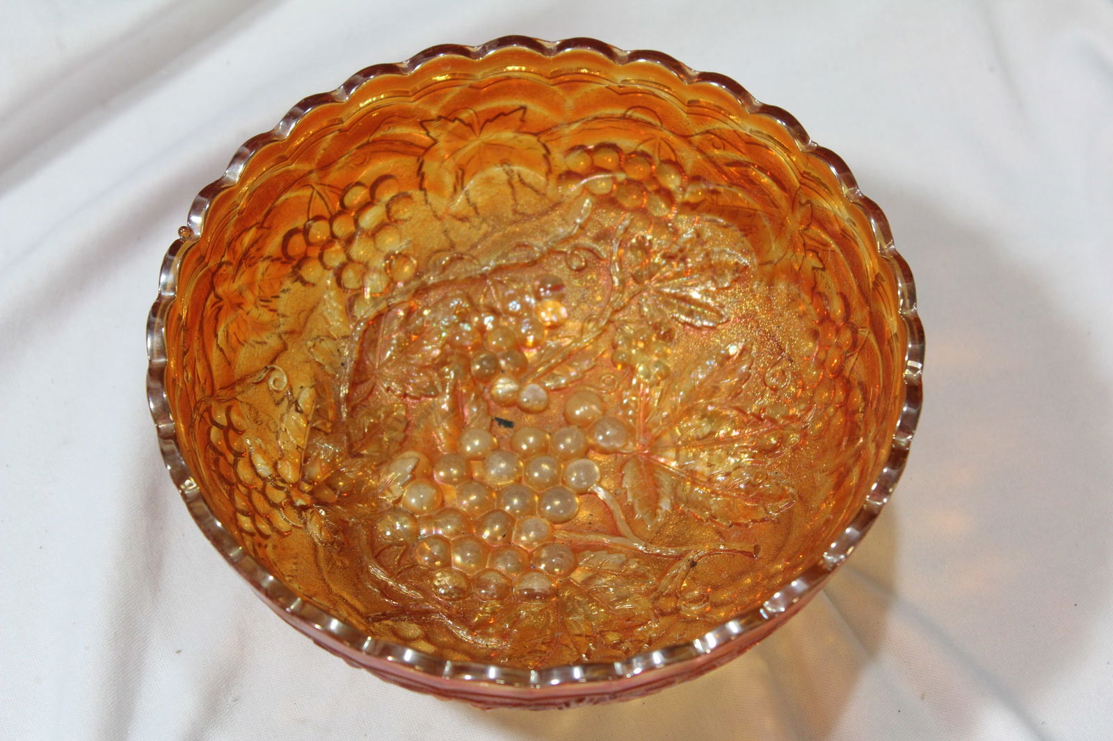 A Carnival Bowl: 7 inches in diameter