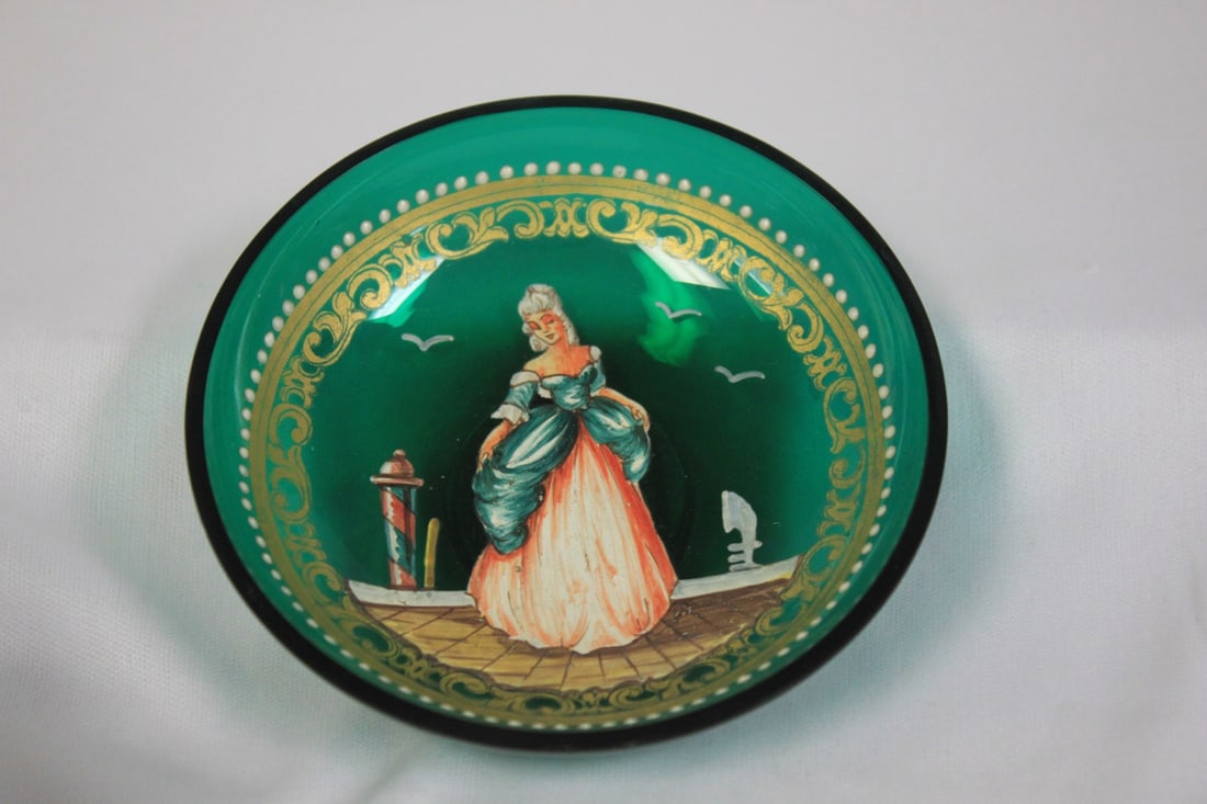 A Handpainted Green Glass Small Dish: 4" in diameter
