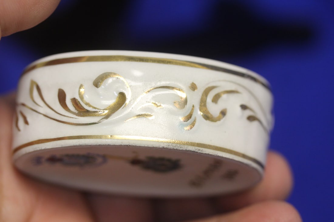 A Capodimonte Trinket Box - 8