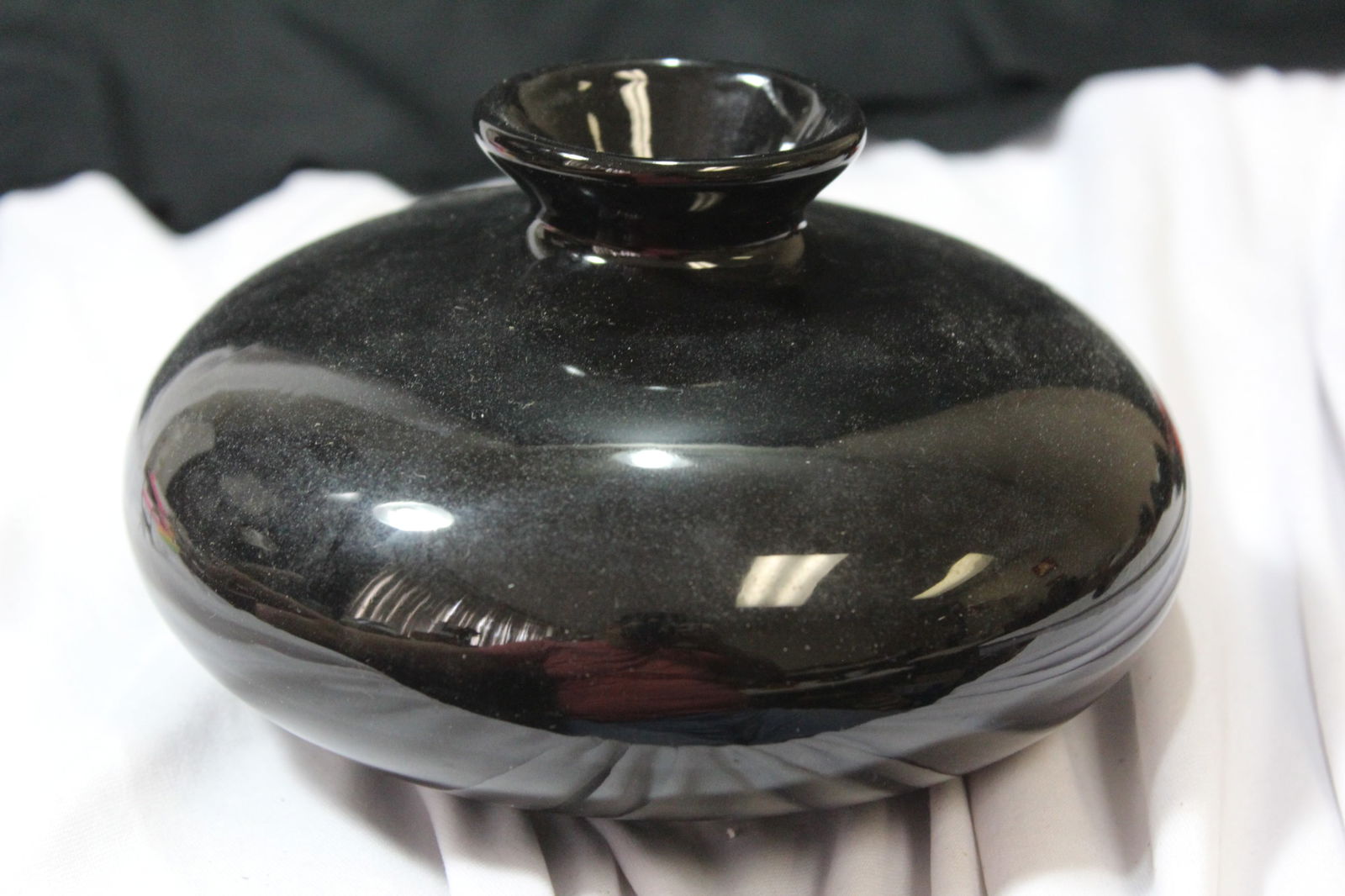 A Vintage Italian Este Vase: Mid century, modern - 6 1/2" in diameter