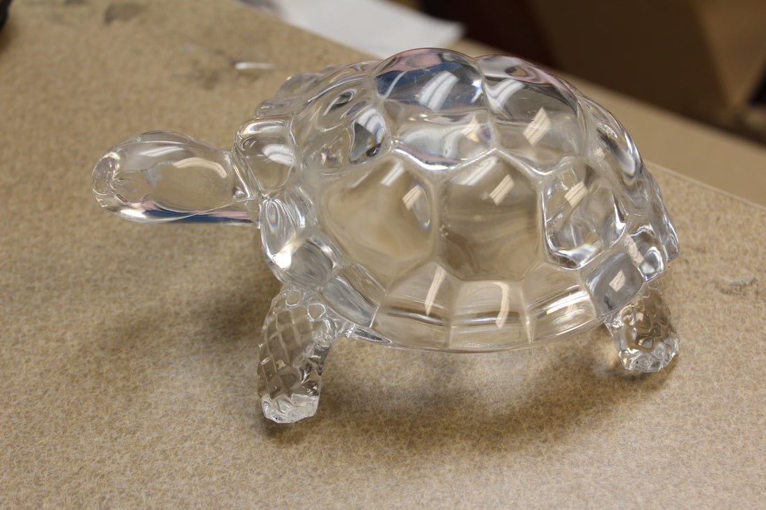 Crystal Glass Turtle: 6 3/8" across