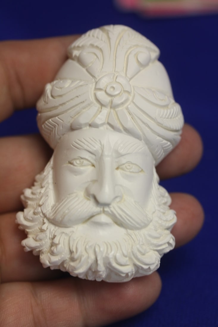 A Carved Meerchaum Head: 2 3/4" in length