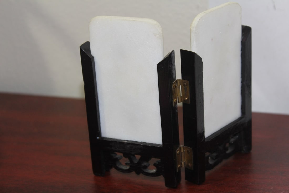 A Small Chinese Tablescreen - 3