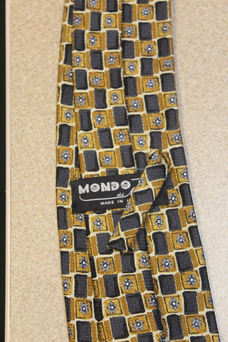 Marco, Italy Tie: please note: needs to be fixed as shown