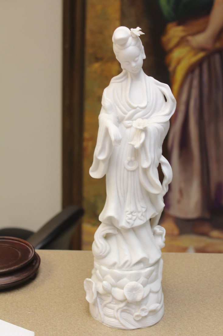Blanc de Chine Kwan Yin: 14 3/8" tall - please note: a couple pf patels broke off from the head as shwon