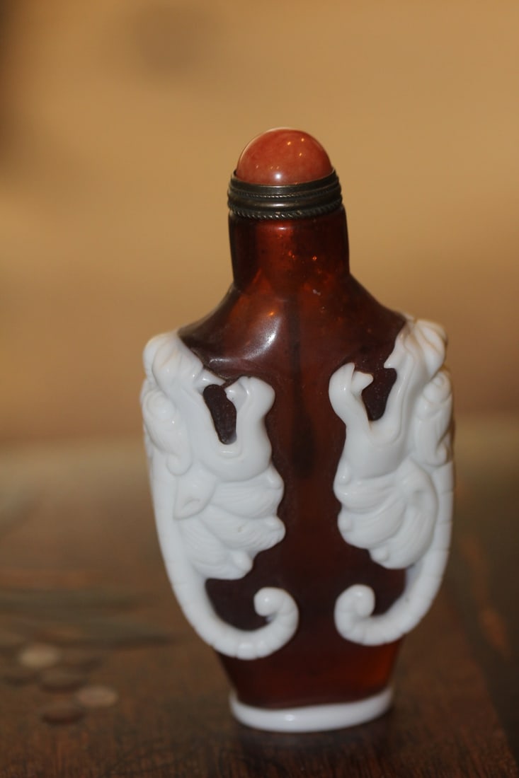 Chinese Peking Glass Snuff Bottle: 3 1/2" tall