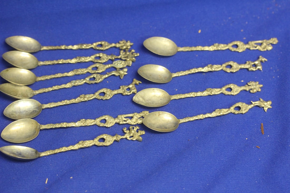 Lot of 11 Silverplated Figeral Spoons: from Italy - each approximately 5 3/8" long