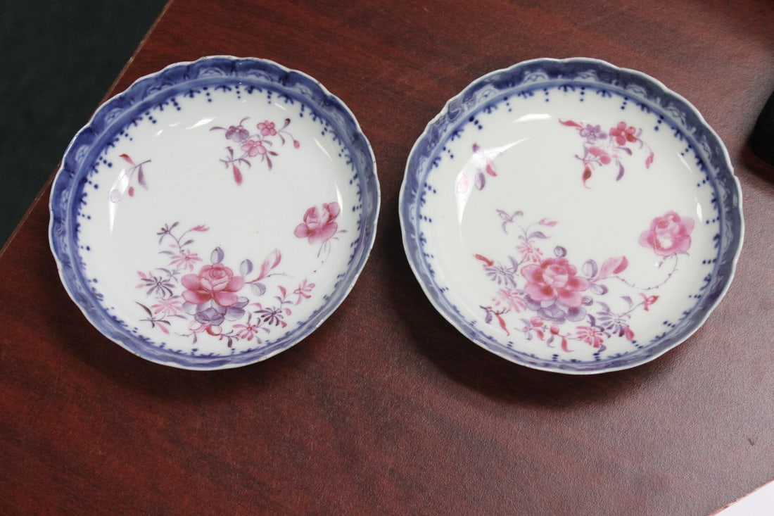 A Pair of Chinese Export Bowls/Dishes: 19th century - minor roughness on edge - 4 3/4" in diameter