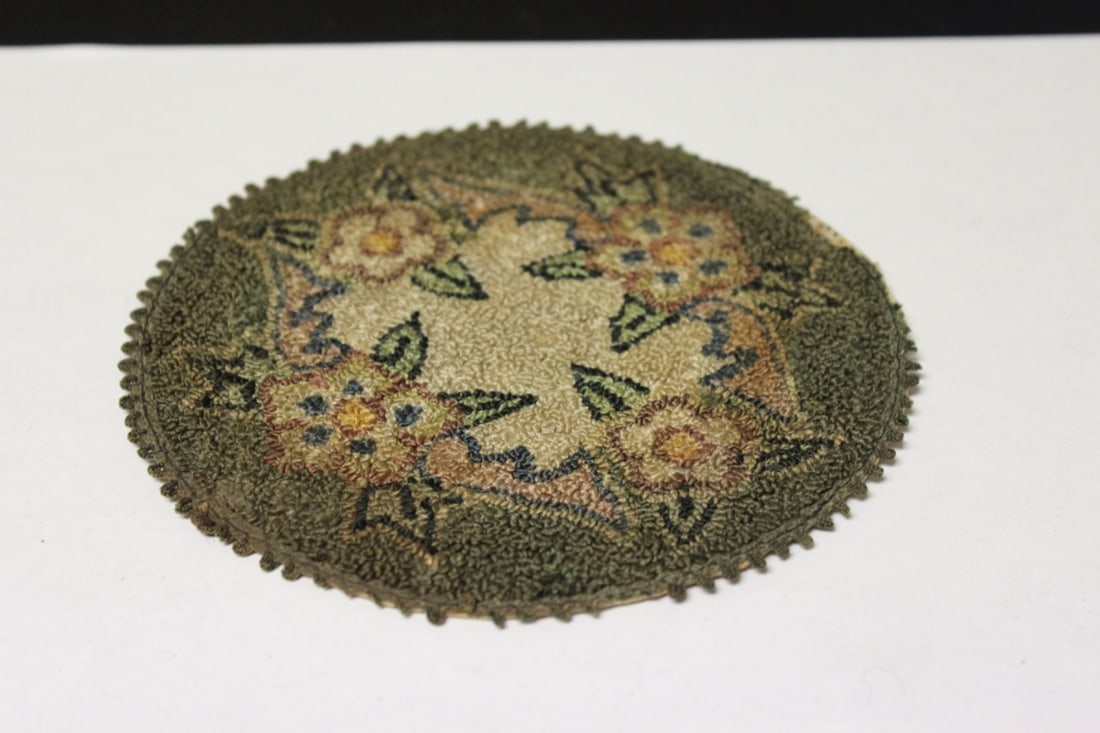A Vintage Miniature Round Rug: 5 1/2" in diameter