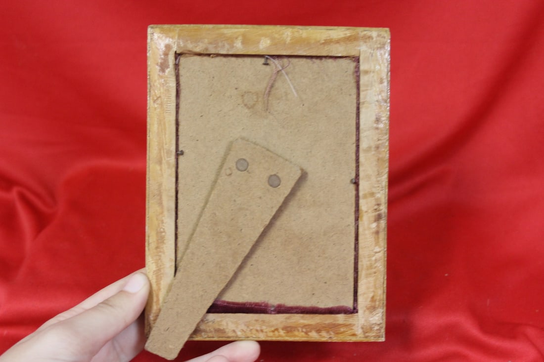 A Handpainted Article - 3