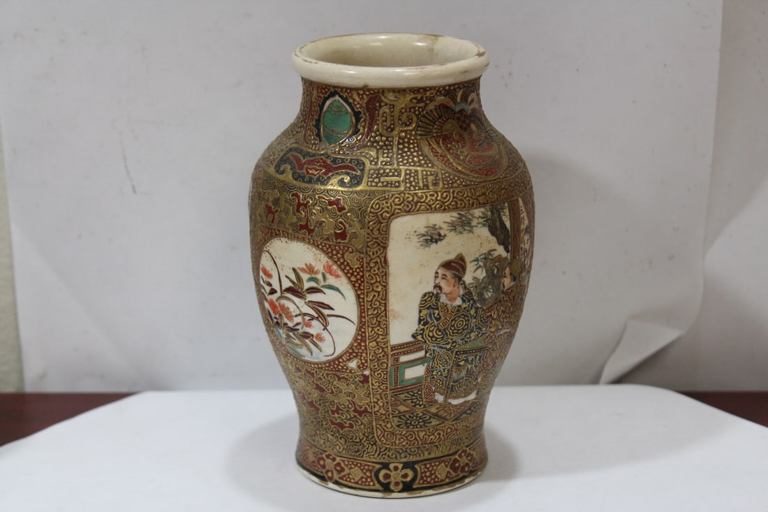 A Japanese Satsuma Vase: 19th century - 6 1/8" tall