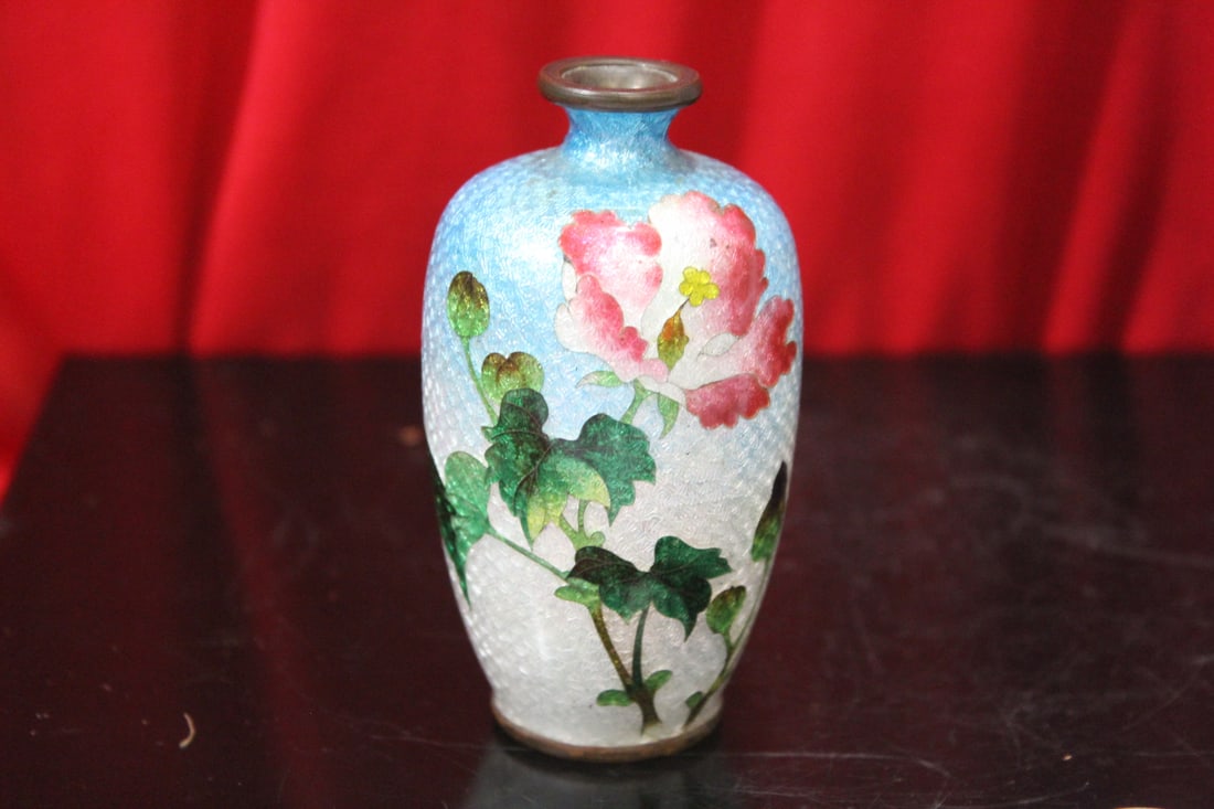 An Antique Japanese Ginbari Small Cloisonne Vase: 3 3/4" tall