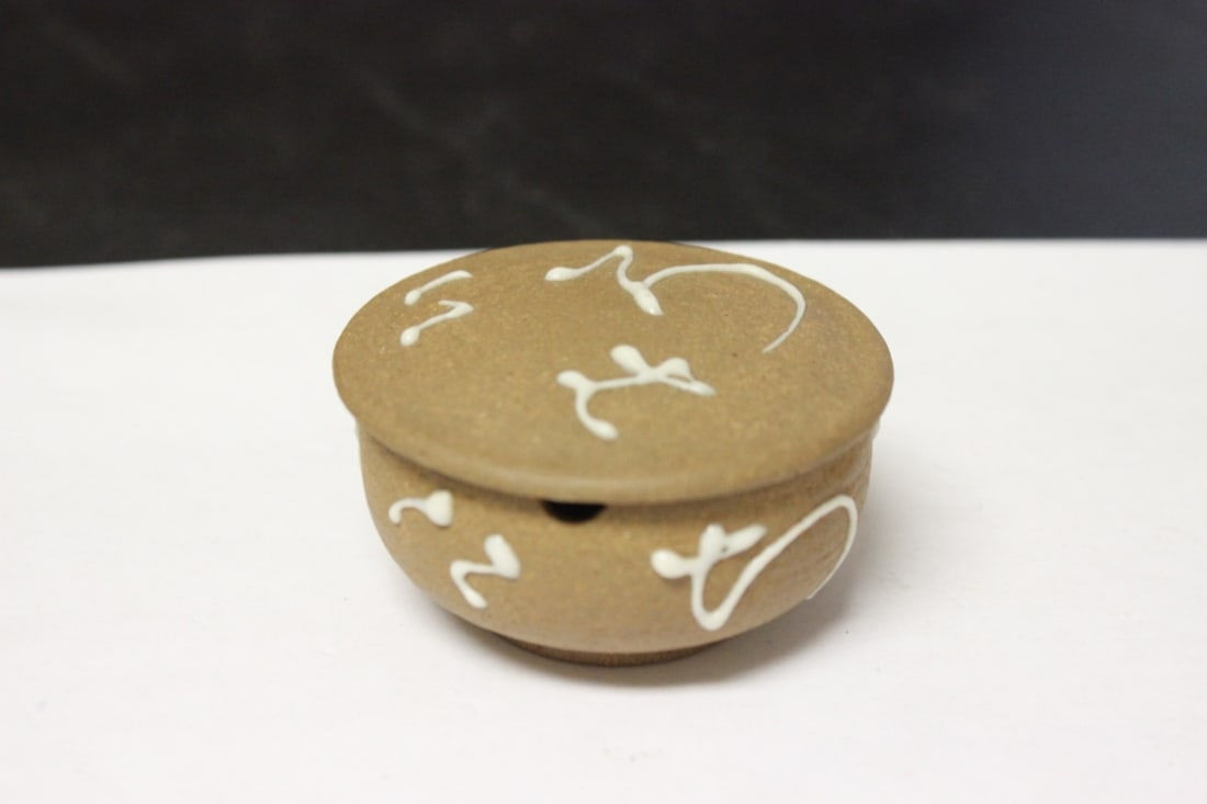 A Japanese Ceramic Box: 2 3/4" in diameter