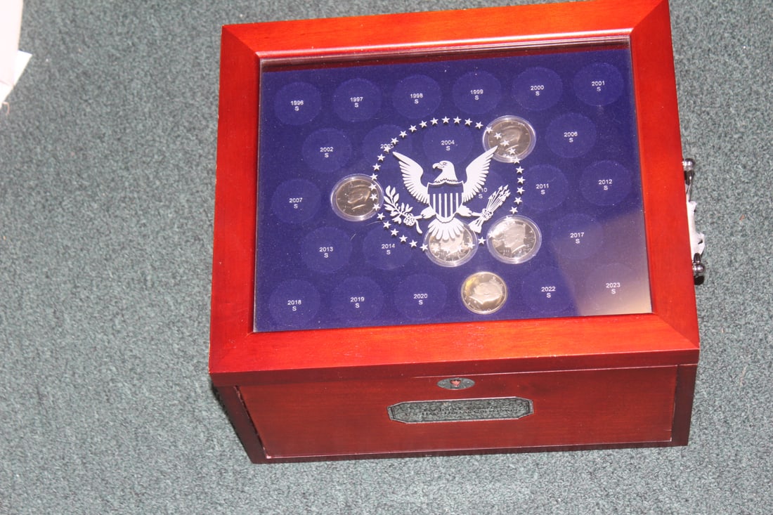 Kennedy Half Coin Cabinet: with coins - few of them are 40% silver - not complete - no key - 12 5/8" x 10 3/4" x 6 3/4"