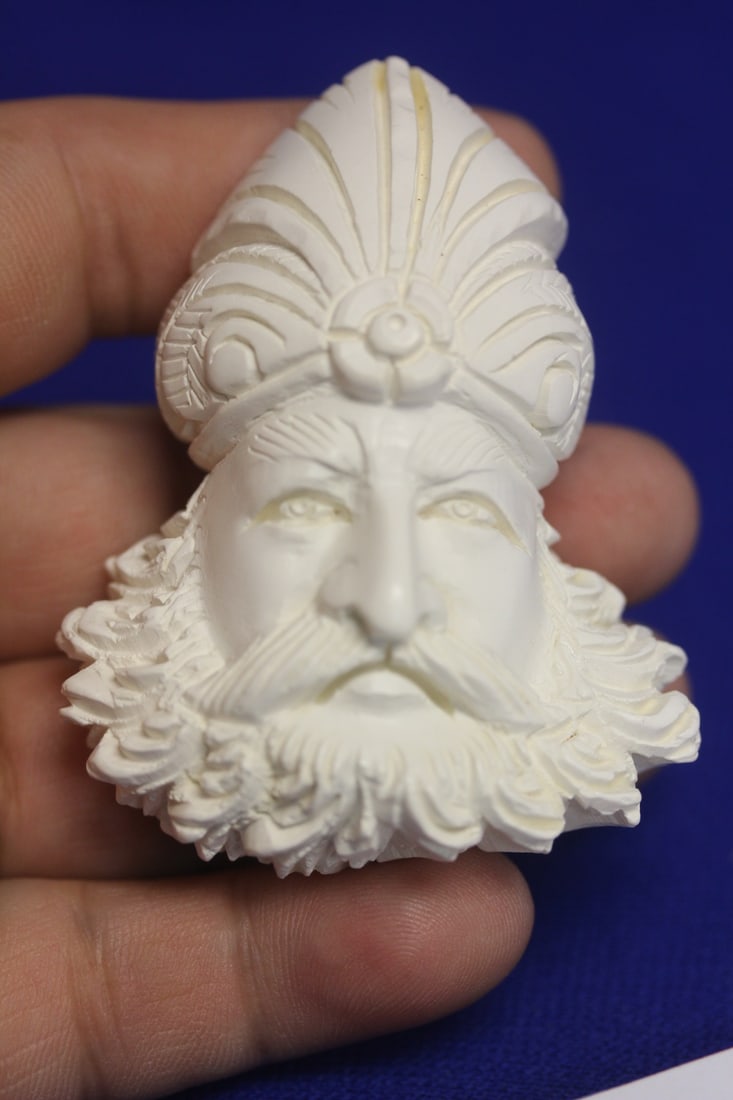 A Carved Meerchaum Head: 2 1/2" in length