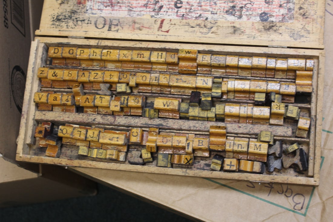 A Vintage/Antique Wooden Fulton Marker: with box