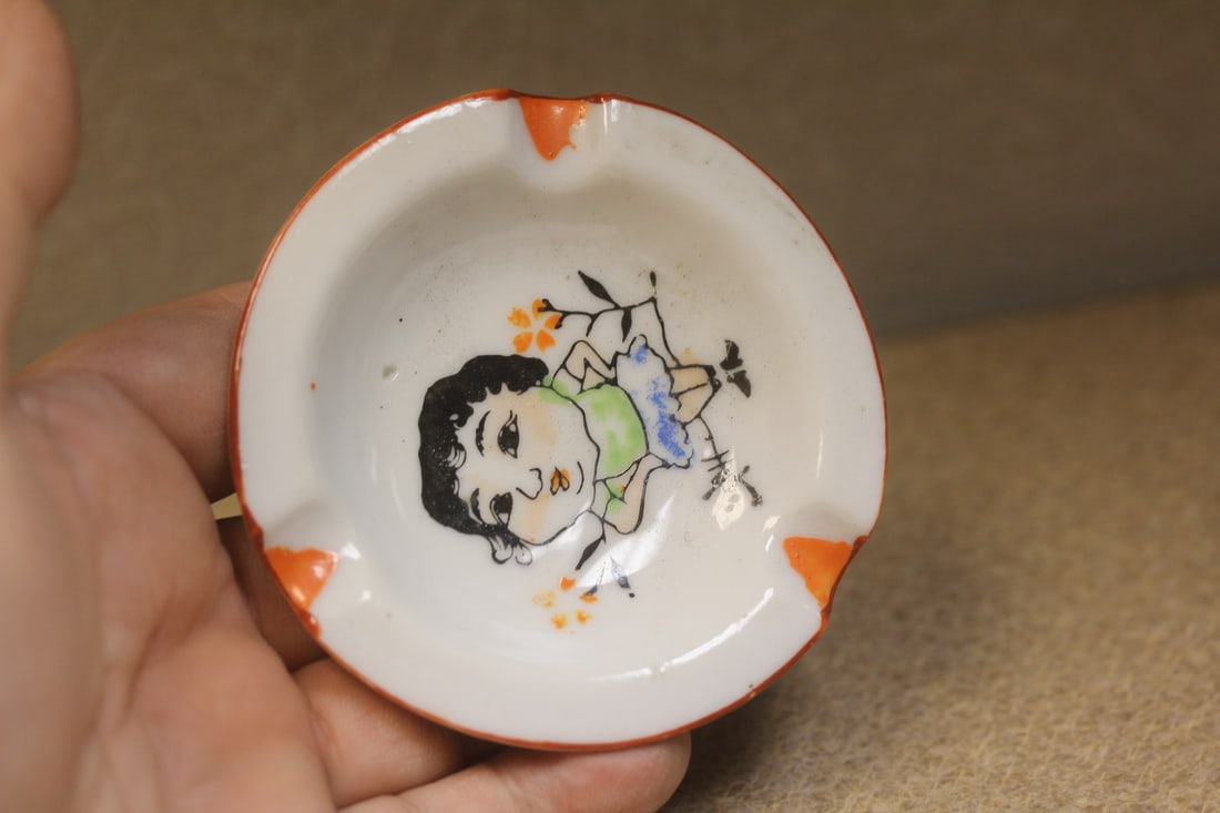 Porcelain ashtray: Personal vintage Transor ware, Japanese, 3" in diameter